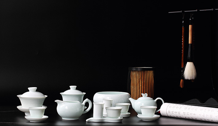 28头手工镌刻茶具