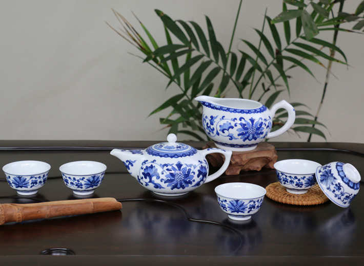 8头手绘青花时光茶具洋莲