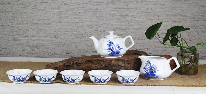 8头玲珑半刀泥青花时光茶具兰花-产品中心-景德镇陶瓷集团有限责任公司