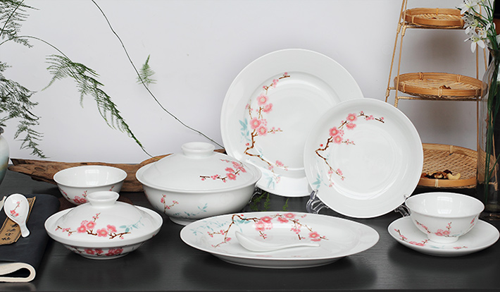 28头中餐具--翠竹红梅-产品中心-景德镇陶瓷集团有限责任公司