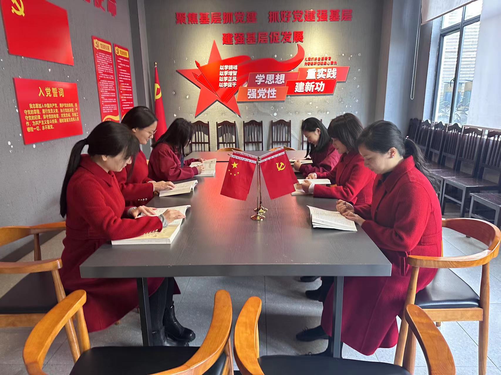 景陶集团团委开展学习贯彻习近平新时代中国特色社会主义头脑主题教育修改-党建新闻-景德镇陶瓷集团有限责任公司